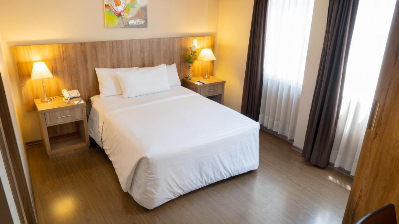 Fenix Hotel Quito Exterior photo