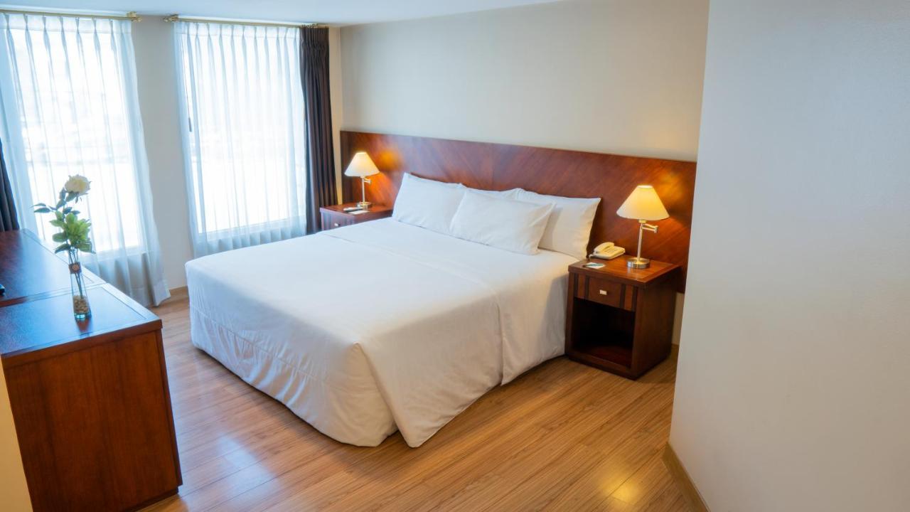 Fenix Hotel Quito Exterior photo