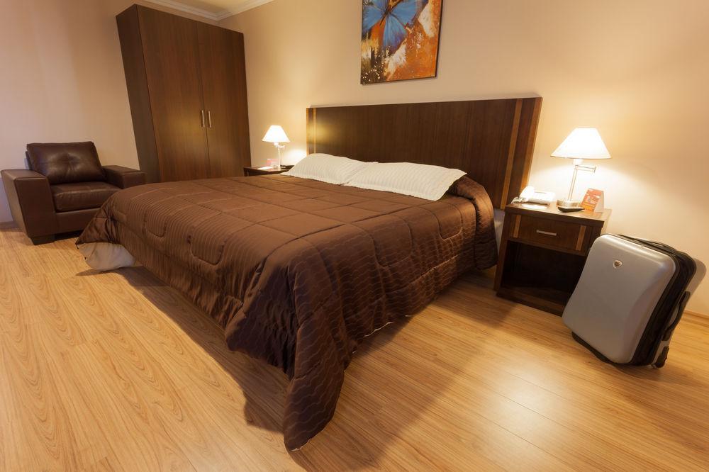 Fenix Hotel Quito Exterior photo