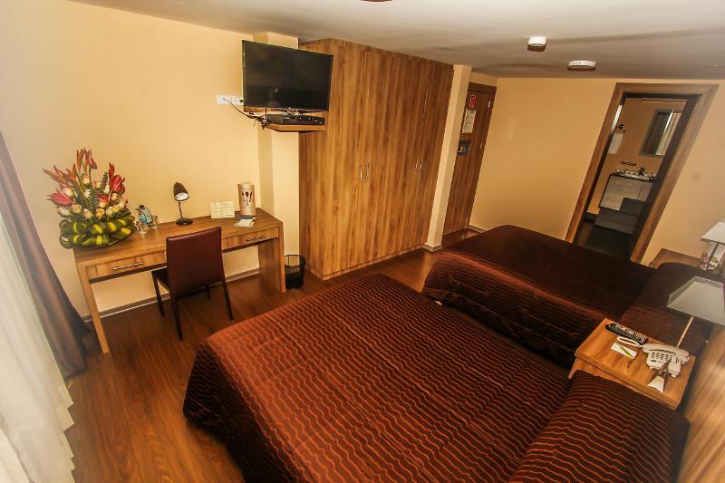 Fenix Hotel Quito Exterior photo